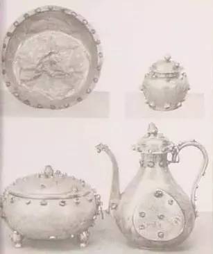 原属乔治·尤摩弗帕勒斯收藏的四件宣德金胎镶宝石器皿