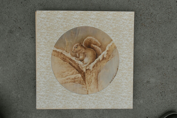 《木板烙画,松鼠》