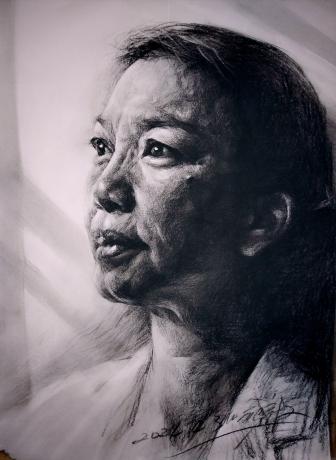 阳光下的美女