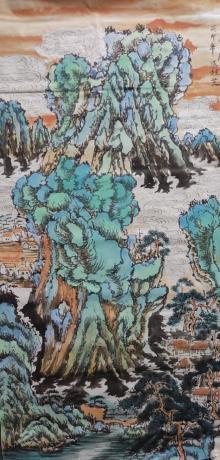 云绕峰腰